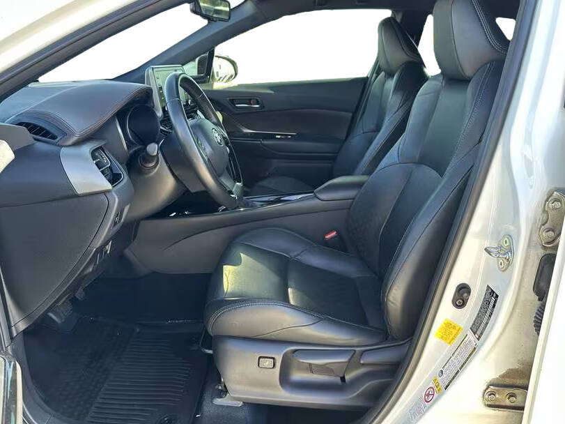تويوتا سي-إتش آر الجيل الأول (AX10) Interior 