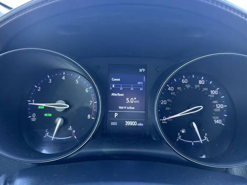 تويوتا سي-إتش آر الجيل الأول (AX10) Interior 
