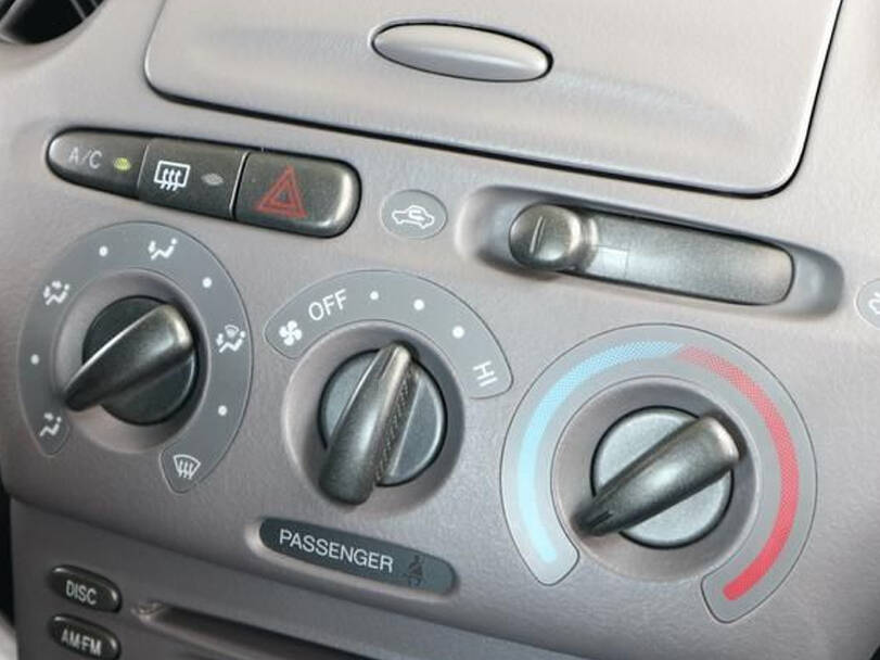 تويوتا إيكو Interior 