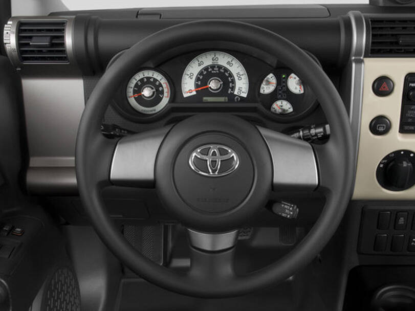 تويوتا إف جي كروزر Interior 