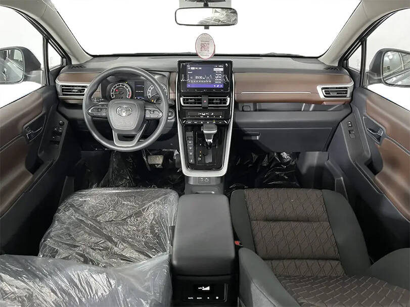 تويوتا إينوفا 2025 Interior 