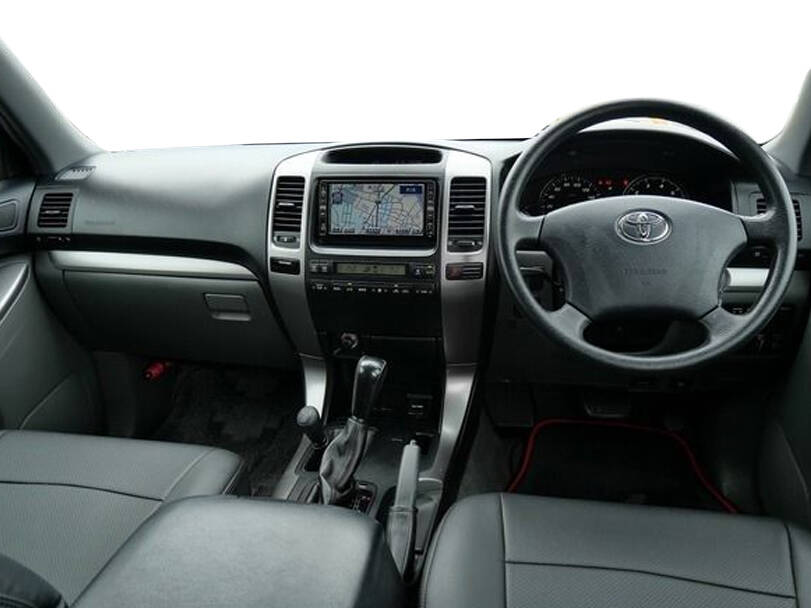 تويوتا لاند كروزر برادو الجيل الثالث (J120) Interior 