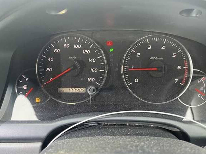 تويوتا لاند كروزر برادو الجيل الثالث (J120) Interior 