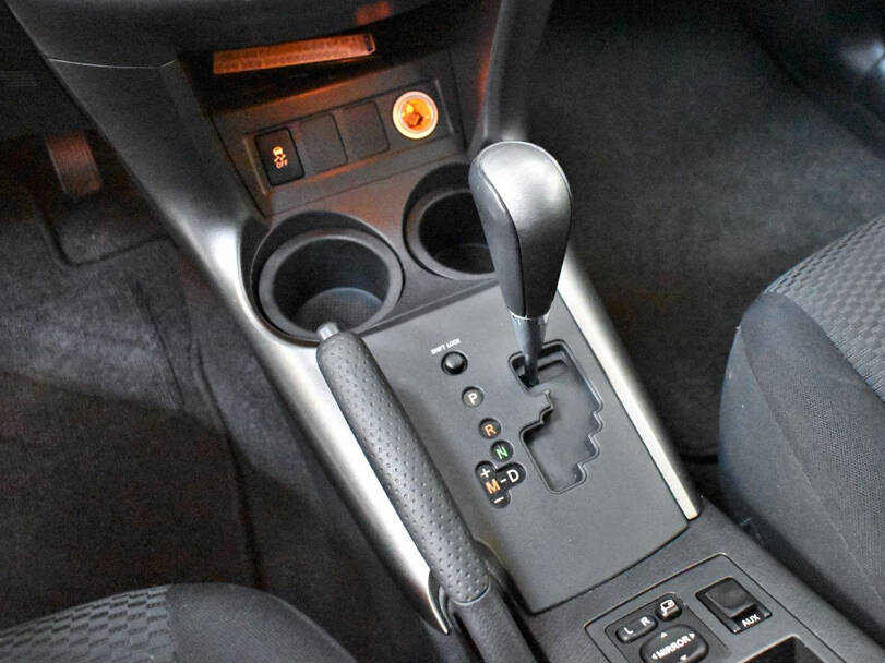 تويوتا راف 4 الجيل الثالث (XA30) Interior 