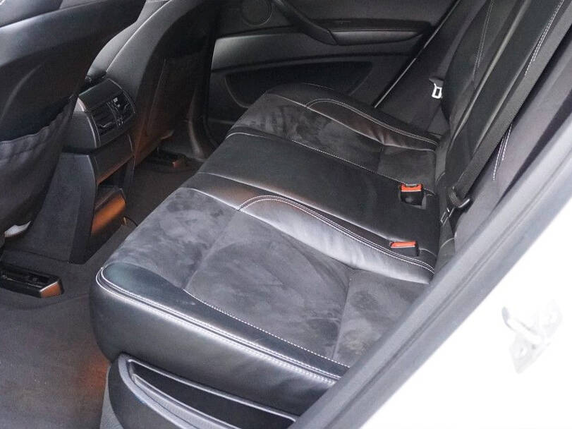 بي ام دبليو إكس ٦ Interior 