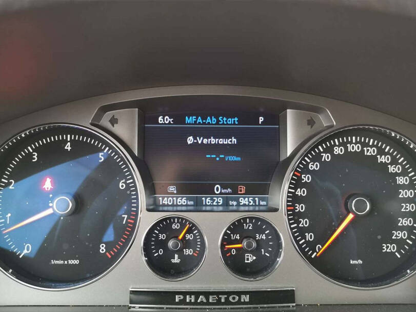 فولكس فاجن فايتون الجيل الرابع (GP3) Interior 