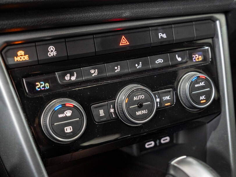 فولكس فاجن تي روك 2025 Interior 