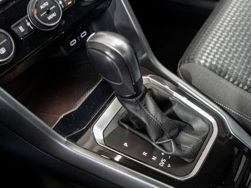 فولكس فاجن تي روك 2025 Interior 