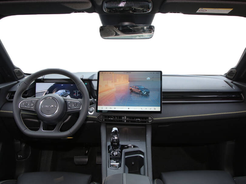 Lynk & Co 03+ 2025 Interior 
