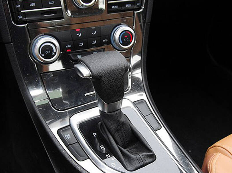 Brilliance H530 Interior 