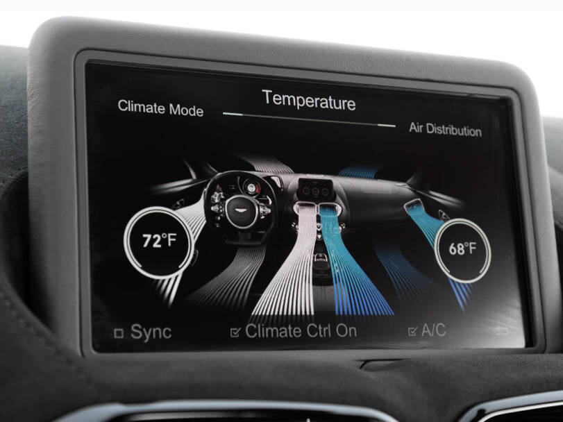 أستون مارتن  فانتاج 2025 Interior 