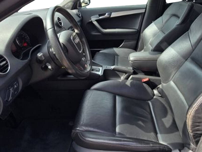 أودي A3 الجيل الثاني Interior 
