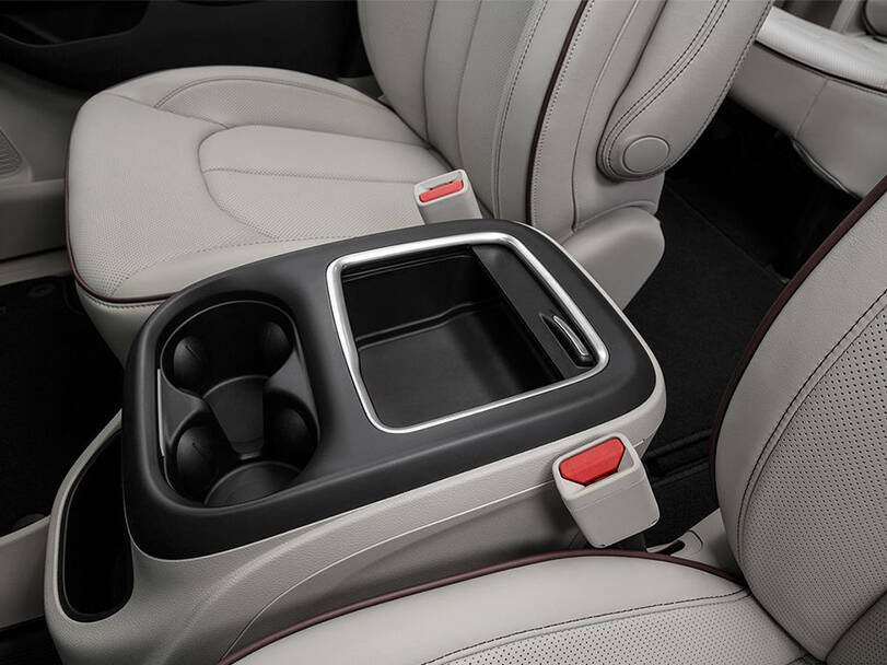 كرايسلر باسيفيكا Interior 