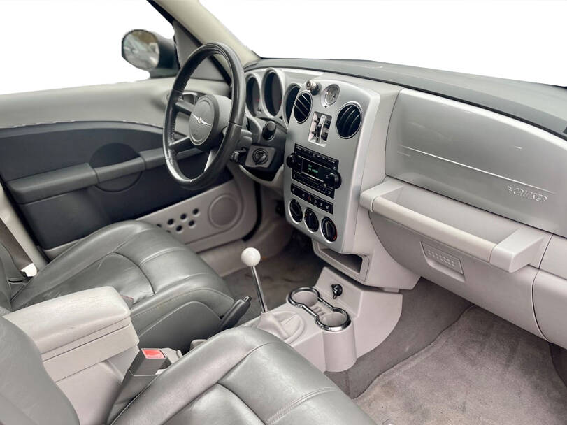 Chrysler PT Cruiser Interior 