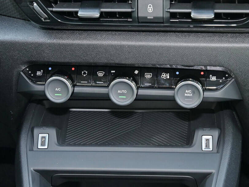 Citroen C4 X Interior 