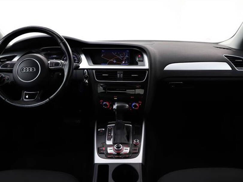 أودي إيه ٤ الجيل الرابع (B8) Interior 