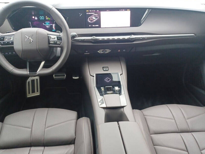 سيتروين دي إس ٤ 2025 Interior 