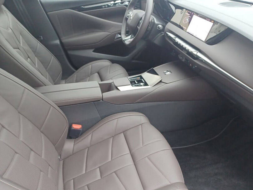 سيتروين دي إس ٤ 2025 Interior 