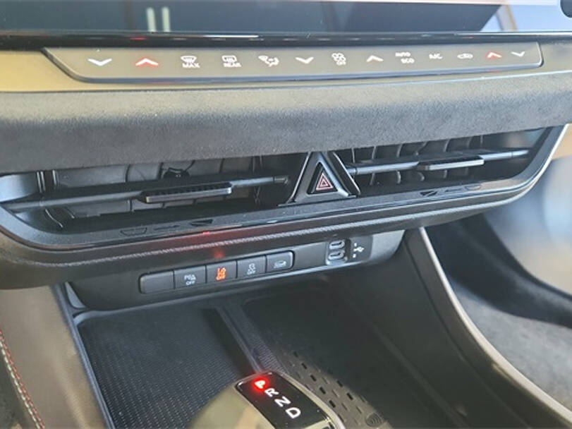 Dodge Charger 2025 Interior 