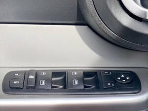 دودج نيترو الداخلية 