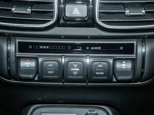 دونغ فينغ إيه إكس ٤ الداخلية 