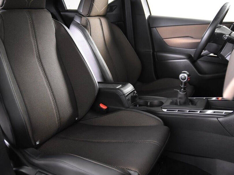 دي إس ٣ كروس باك 2025 Interior 