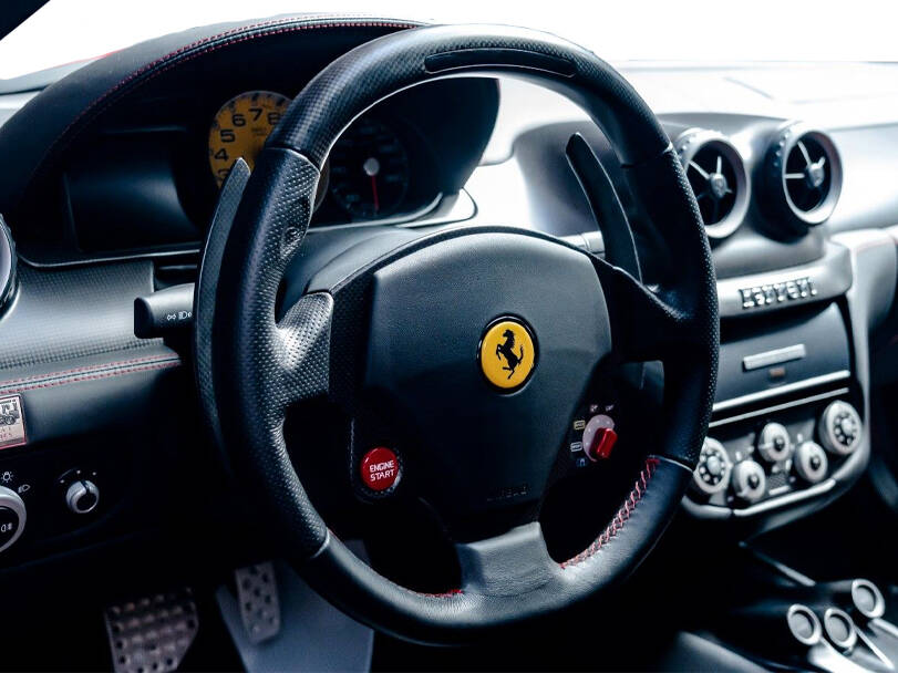فيراري ٥٩٩ جي تي أو Interior 