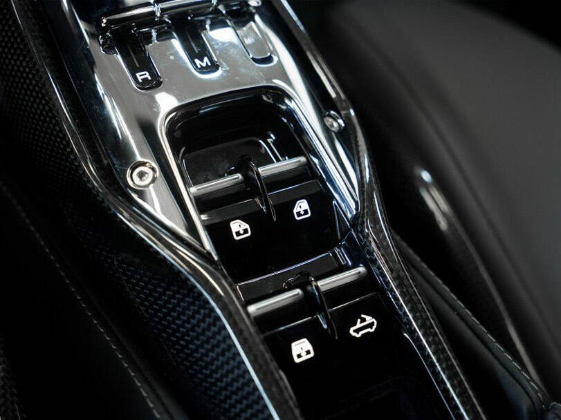 فيراري إس إف ٩٠ سترادالي 2025 Interior 