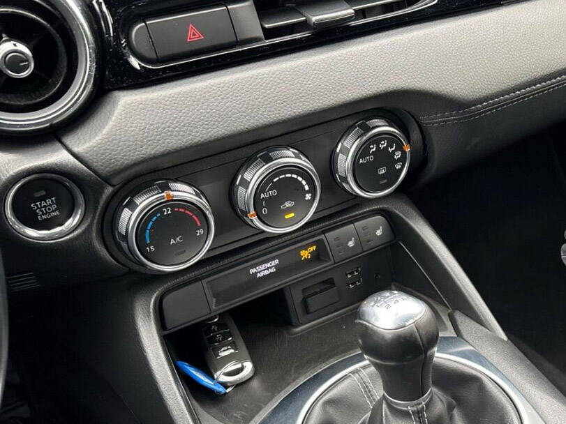 فيات ١٢٤ سبايدر Interior 