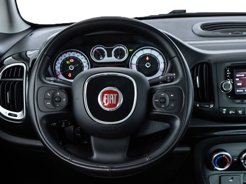 فيات ٥٠٠ إل Interior 