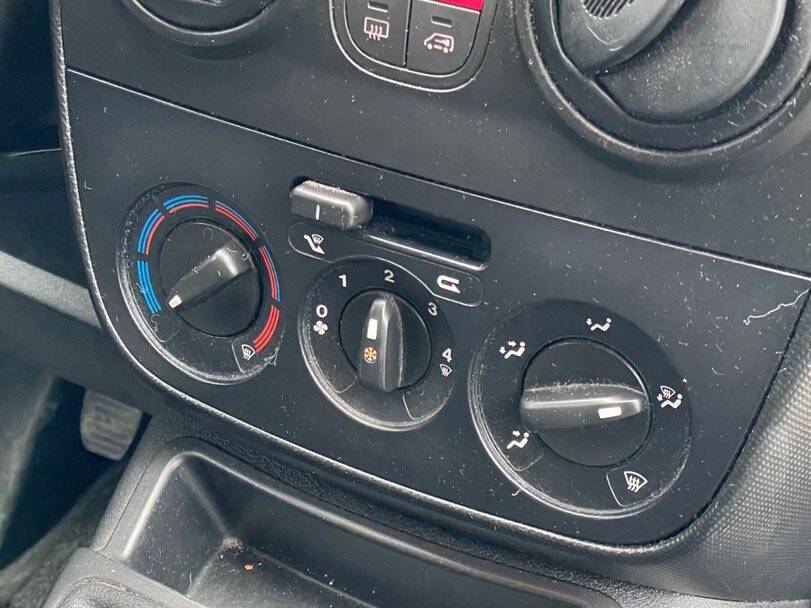 فيات كوبو Interior 