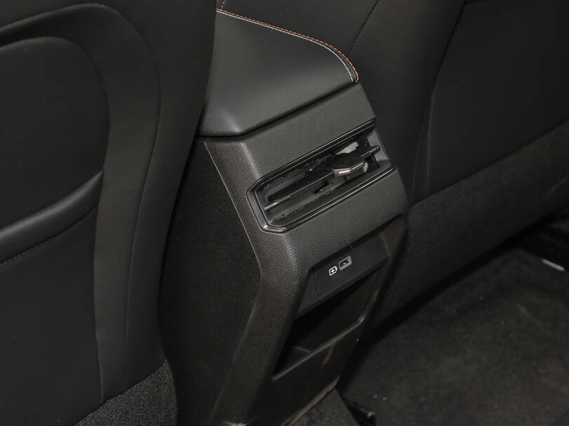 جيلي بينراي 2025 Interior 