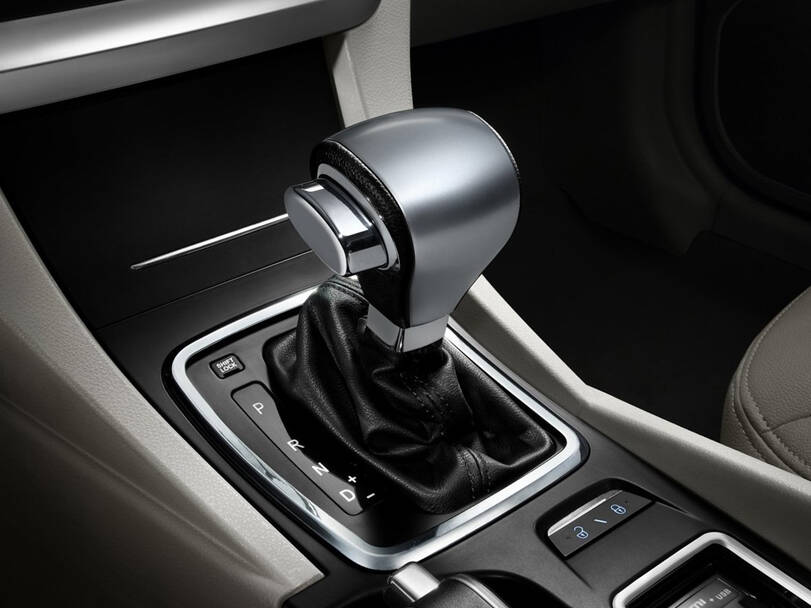 جيلي إمجراند ٧ Interior 