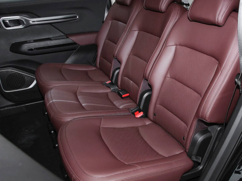 جيلي أوكافانغو 2025 Interior 