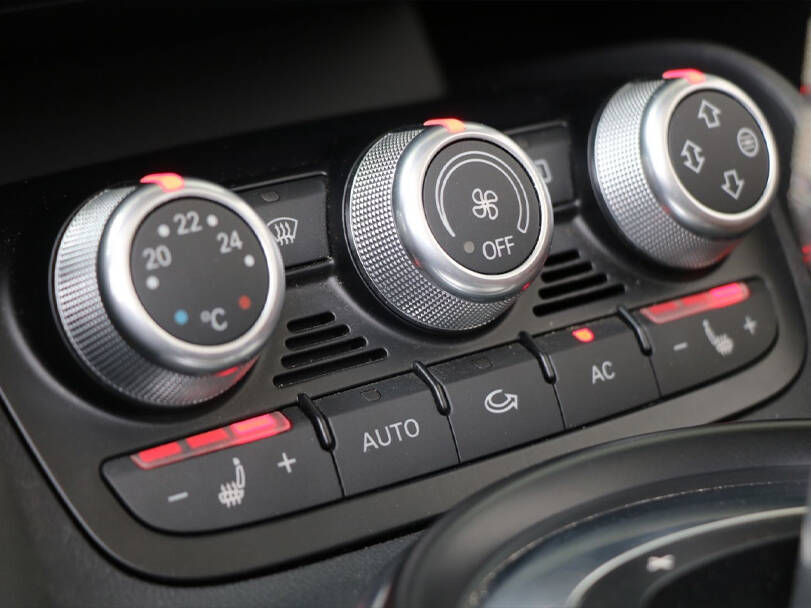 Audi R8 1st Generation Interior 