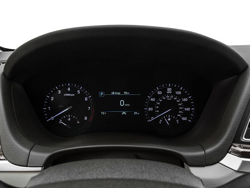 جينيسيس جي ٨٠ Interior 