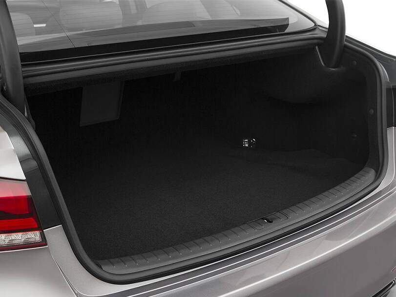 جينيسيس جي ٨٠ Interior 