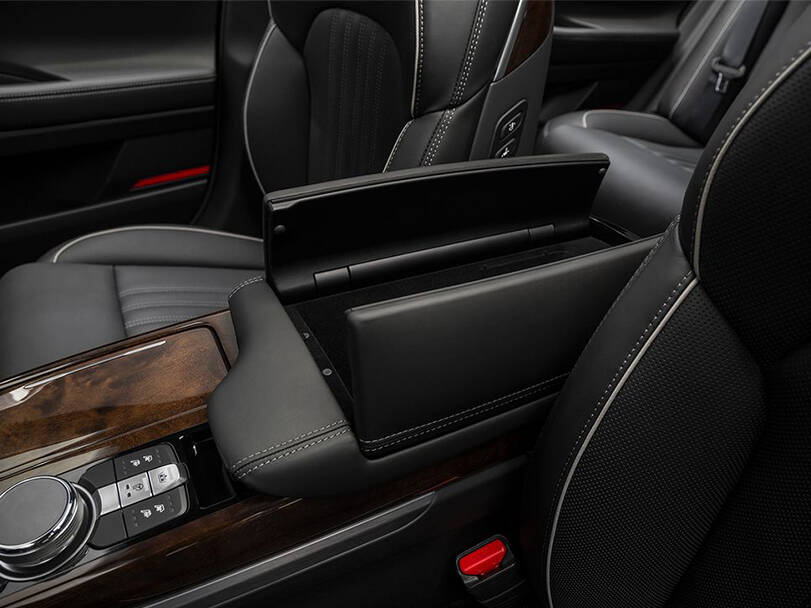 جينيسيس جي ٩٠ الجيل الأول (HI) Interior 