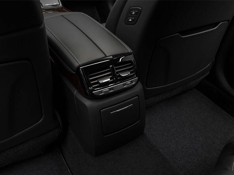 جينيسيس جي ٩٠ الجيل الأول (HI) Interior 