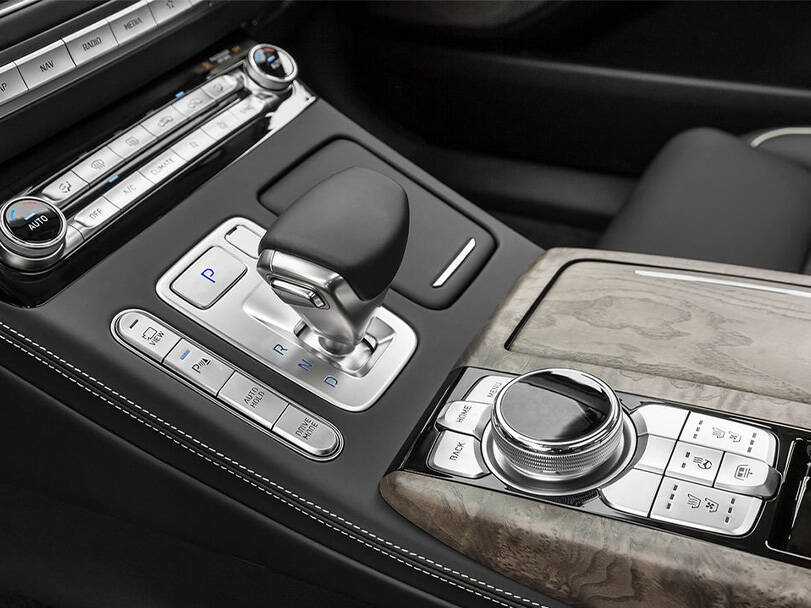 جينيسيس جي ٩٠ Interior 