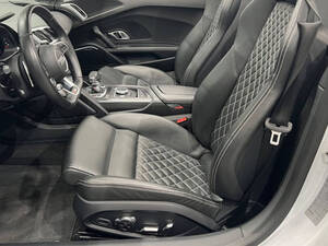 أودي R8 الداخلية 