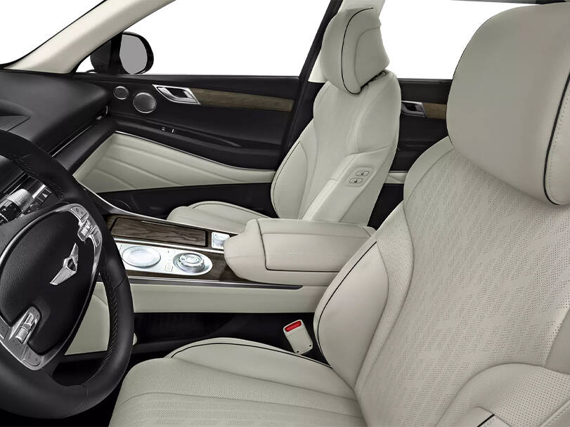 جينيسيس جي في ٨٠ Interior 