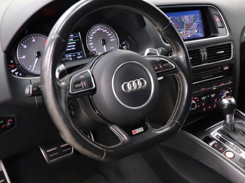 Audi SQ5 1st (Typ 8R) Generation Interior 