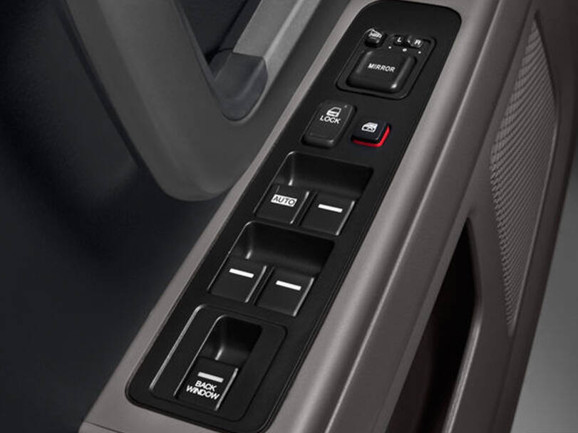 Honda Ridgeline 1st Generation Interior 