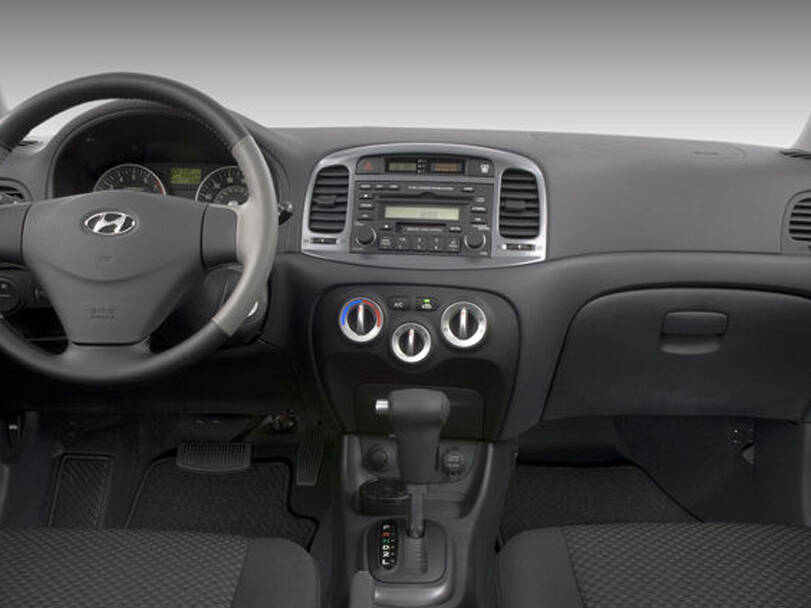 Hyundai Accent 3rd Generation Interior 