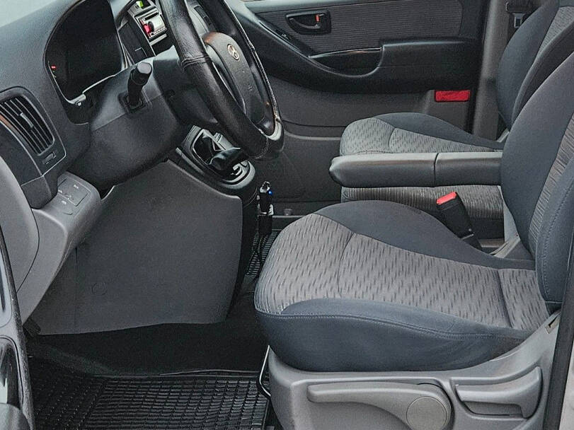 Hyundai H1 Interior 