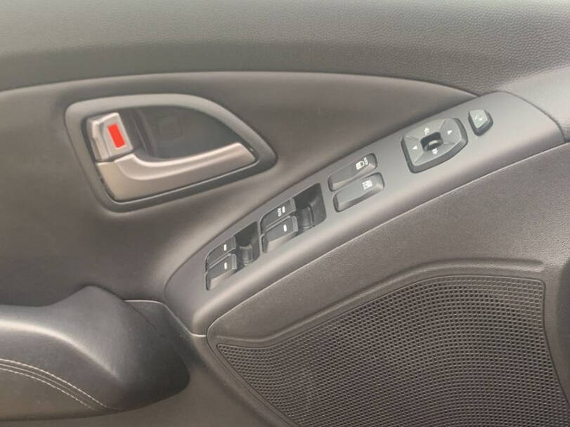 Hyundai ix35 1st Generation Interior 