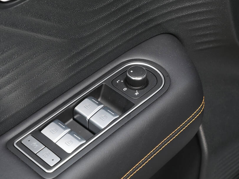 بايك بي جي ٣٠ 2025 Interior 