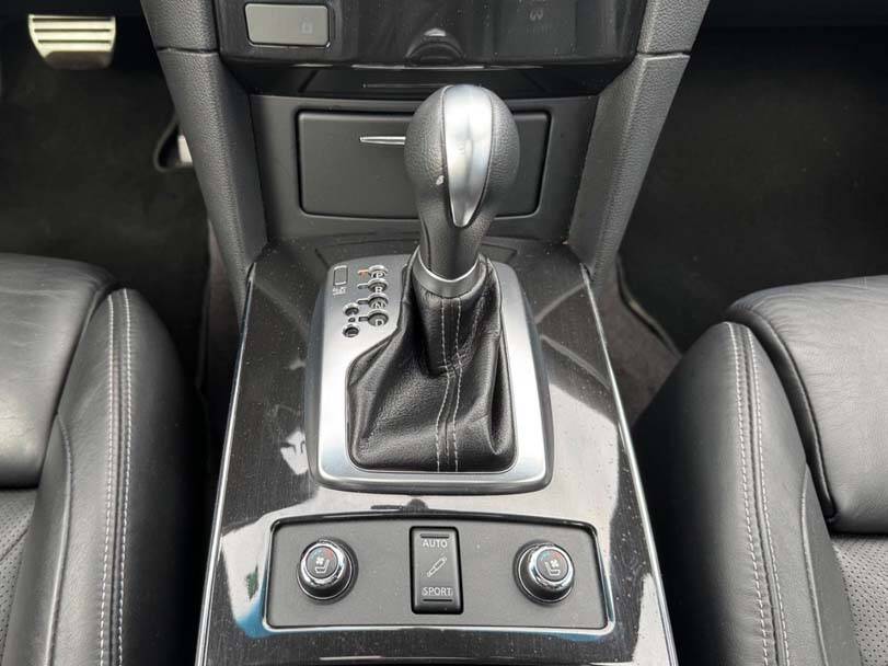 إنفينيتي إف إكس ٣٧ Interior 