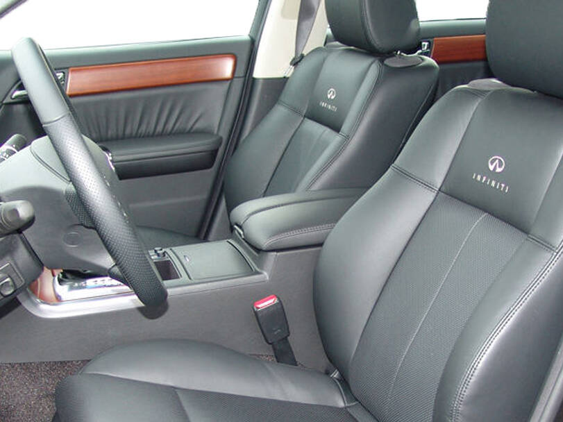 إنفينيتي إم ٥٦ Interior 